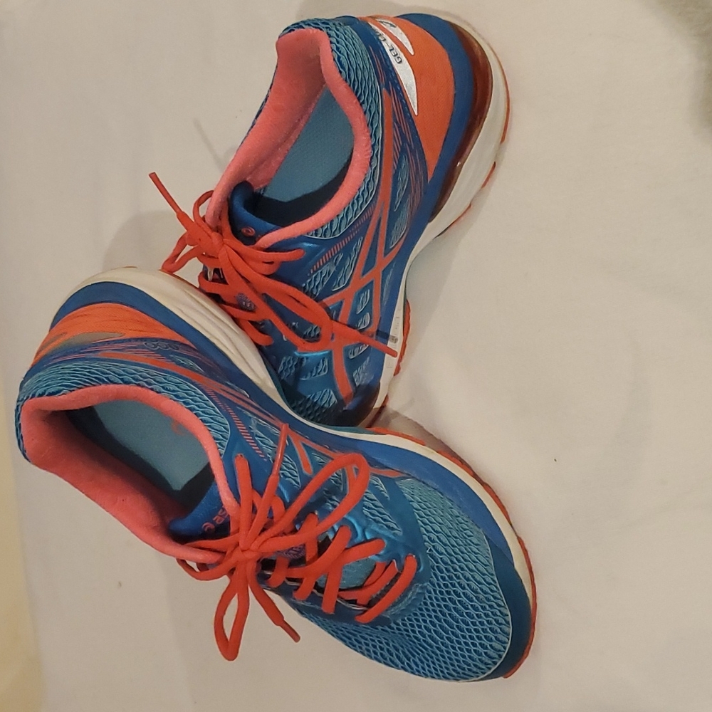 Asics Gel Cumulus 18 - Women's size 7